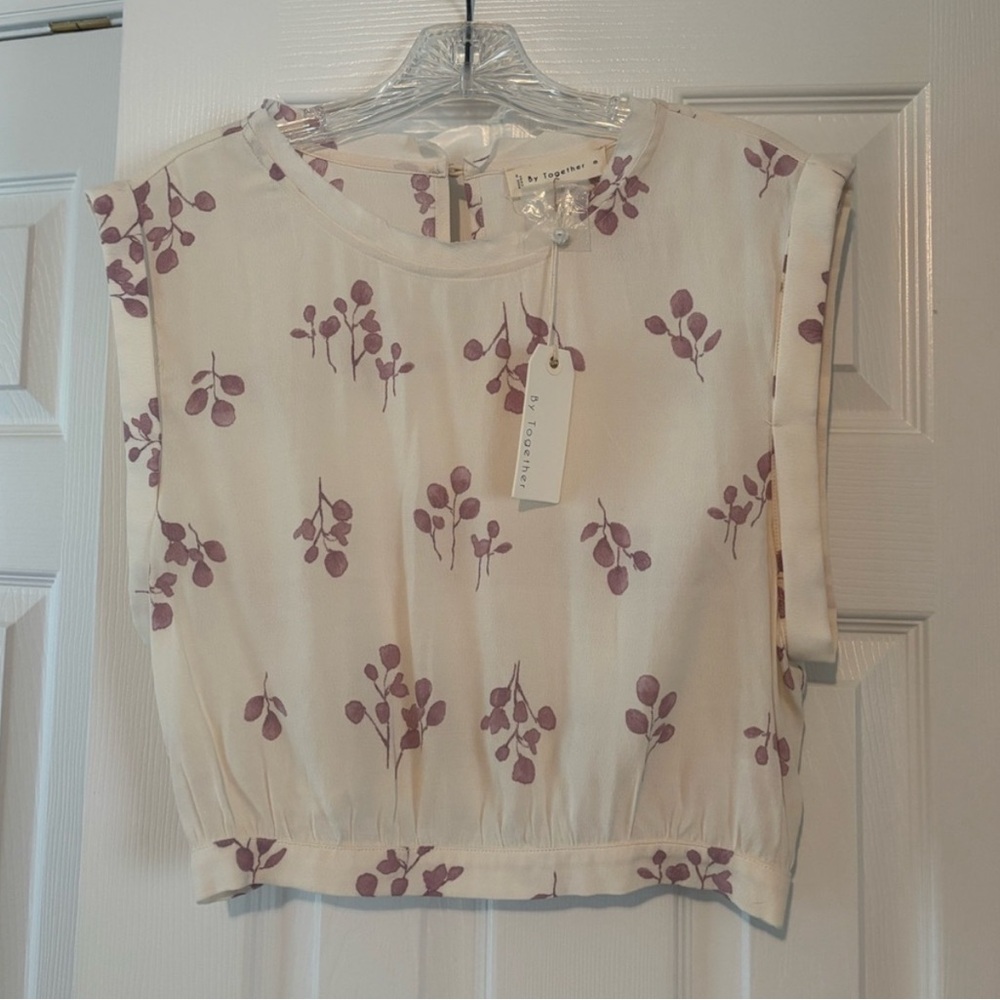 NWT By Together Cream and Pinkish Light Purple Floral Blouse